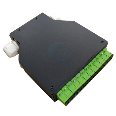 12 항구 SC / APC 딘 레일 FTTH 단자함 플러그반을 검게하세요